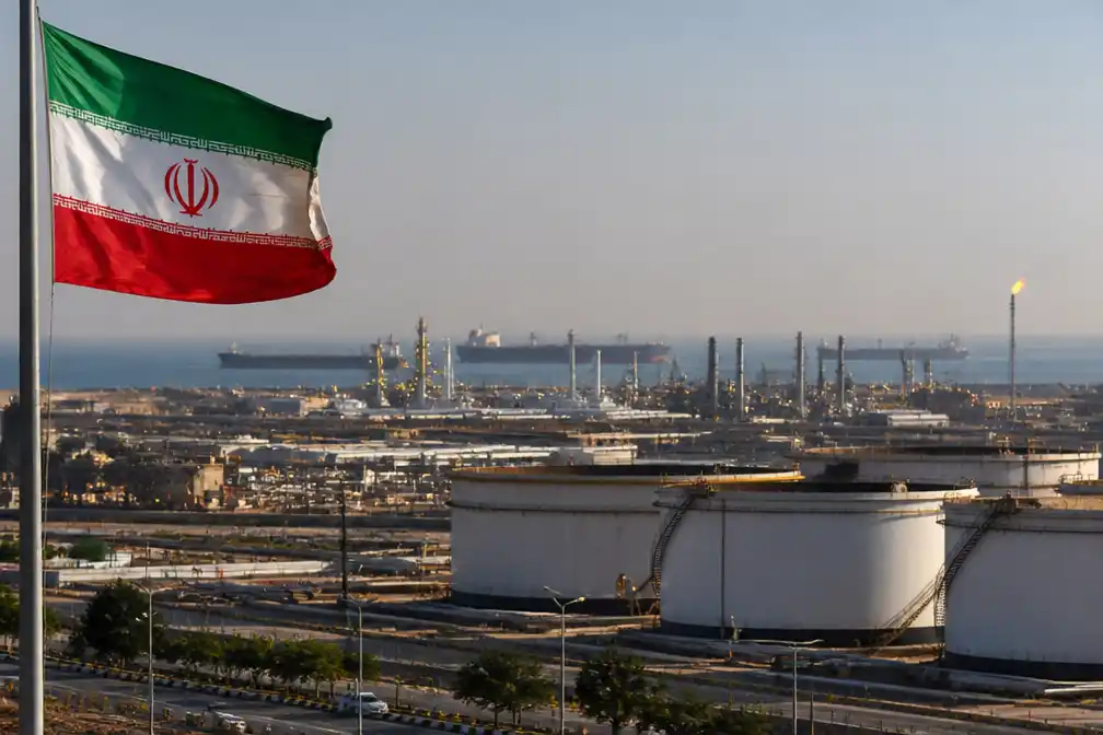 WSJ: Iran mag direct olie verkopen na ondertekenen vredesdeal met VS