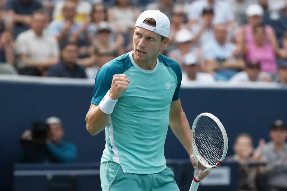 Griekspoor stunt in Montreal tegen topreekshoofd Zverev en bereikt derde ronde