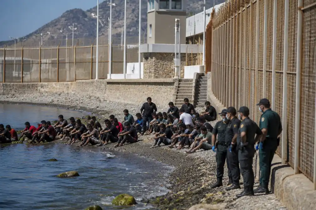 EU: migranten uit Ceuta niet doorgereisd naar vasteland