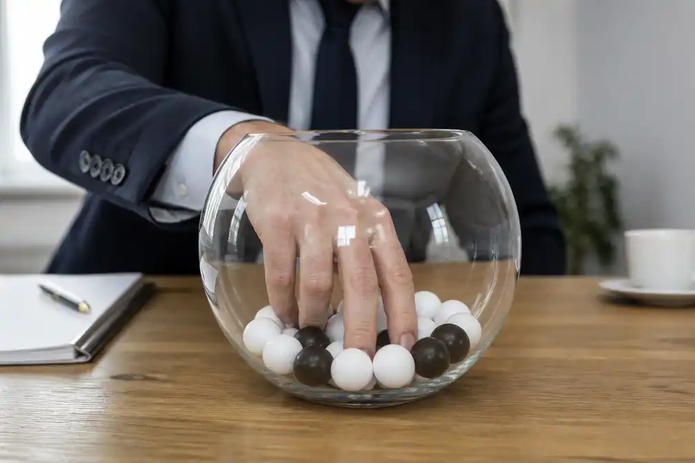 Notaris gebruikte zwartgeverfde piepschuimballetjes voor loting tussen zes aannemers
