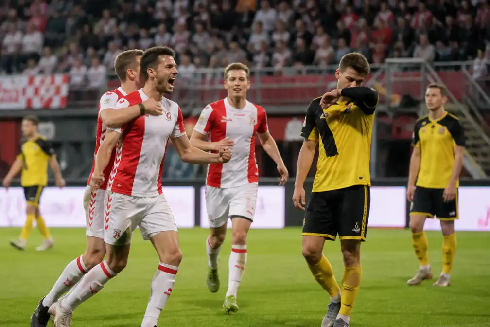 FC Emmen verslaat Roda JC met 1-0 bij competitiestart