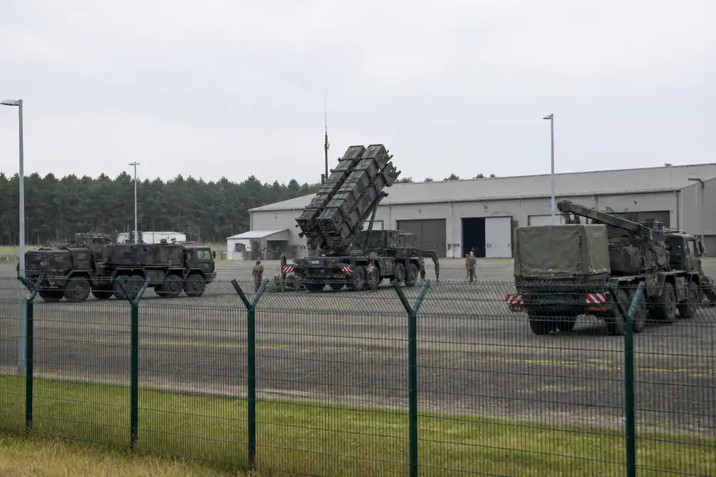 Drones vliegen over Duitse basis in Mechernich waar Patriot-systemen worden gerepareerd