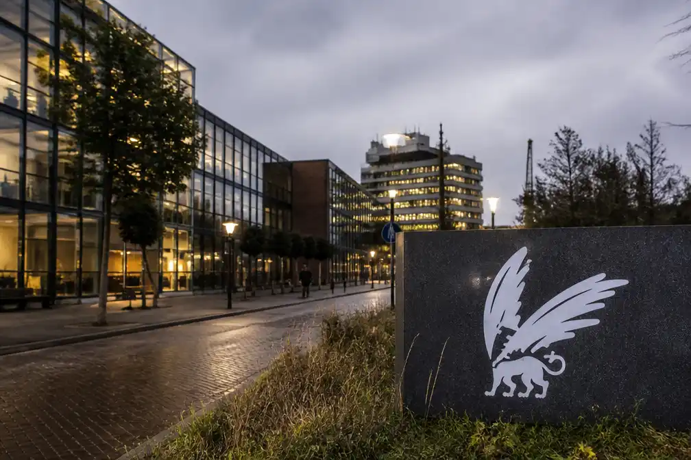 Studentenpartijleider krijgt 240 uur taakstraf voor kroeggevecht met discriminerende uitingen