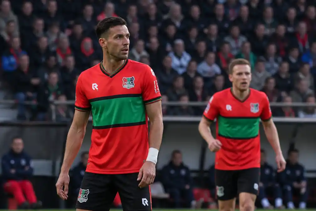 Tadic basisspeler bij NEC in eredivisieopener tegen Telstar
