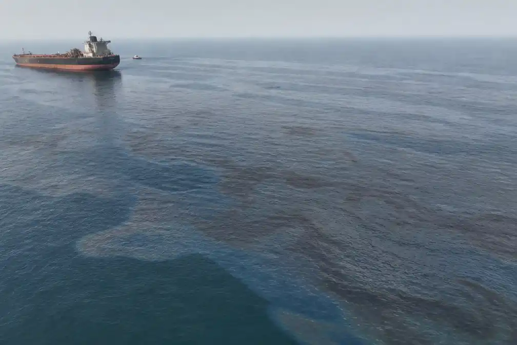 Olievlek voor kust Oman uitgebreid tot 390 vierkante kilometer
