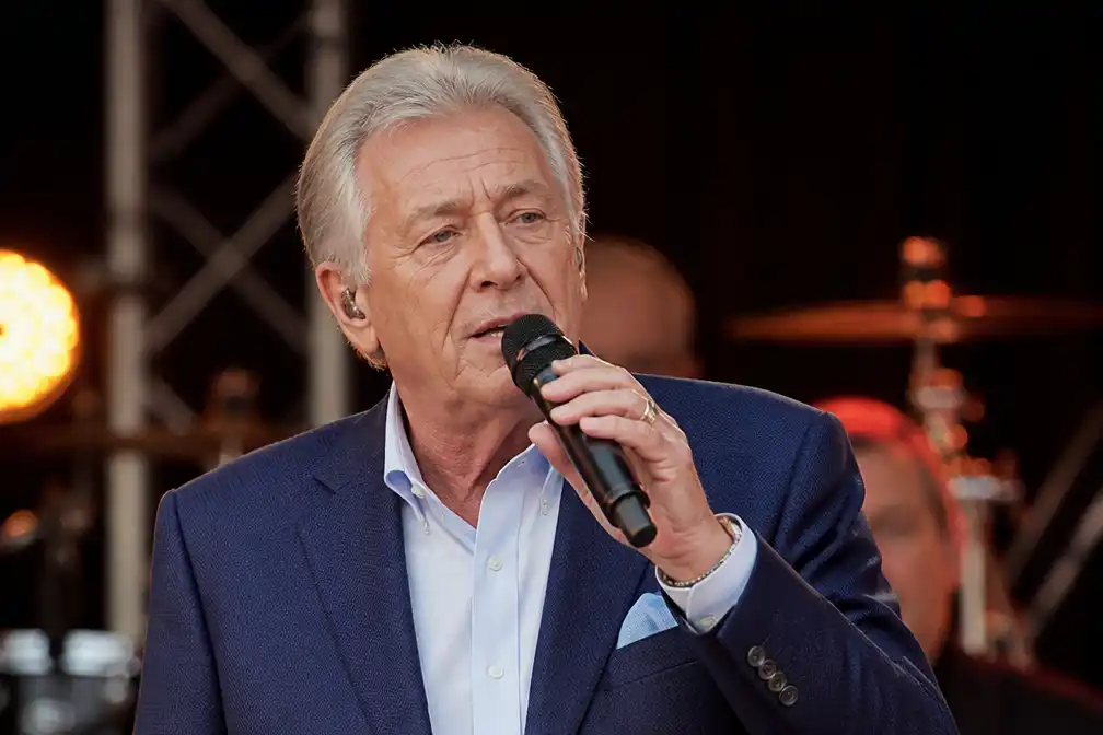 Ben Cramer (79) woedend over haatreacties na optreden Meppel