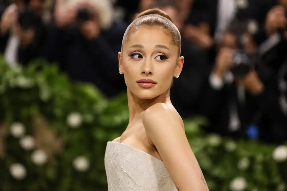 Stijl Ariana Grande verandert van popidool naar filmster, zegt journaliste