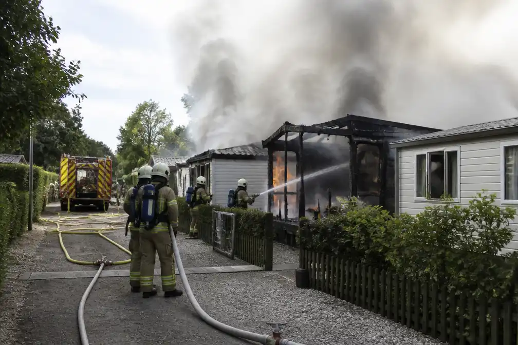 Twee chalets uitgebrand bij brand op camping De Kloek in Grobbendonk