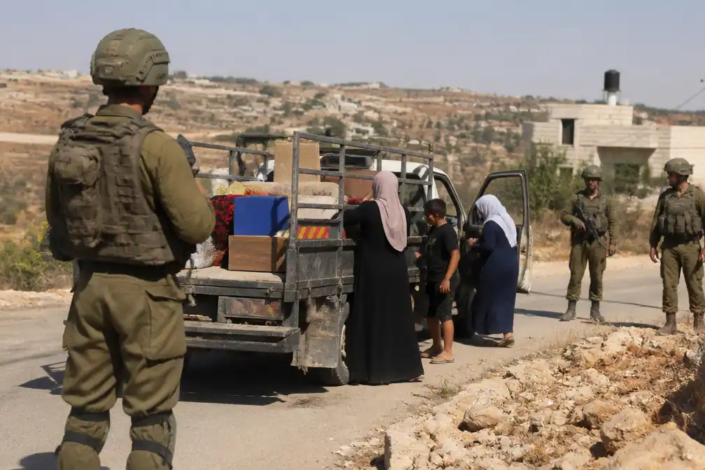 Israëlische troepen zetten Westoeverfamilies uit huis te midden van kolonistencampagne