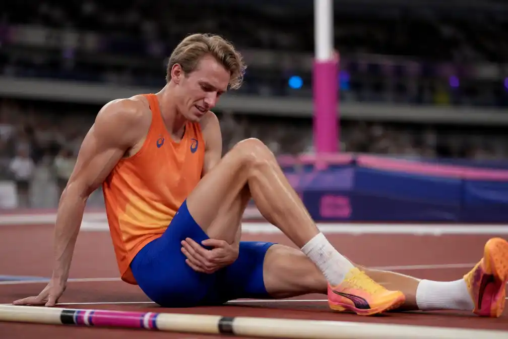 Polsstokhoogspringer Menno Vloon mist rest seizoen door hamstringblessure op EK