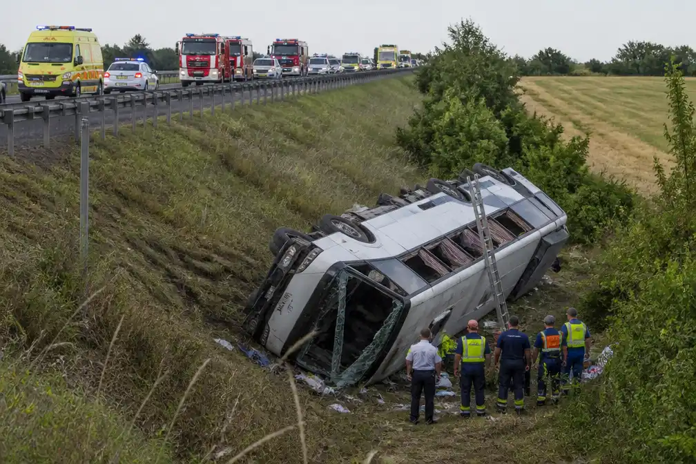 Twaalf Poolse toeristen omgekomen bij busongeluk op M3 in Hongarije