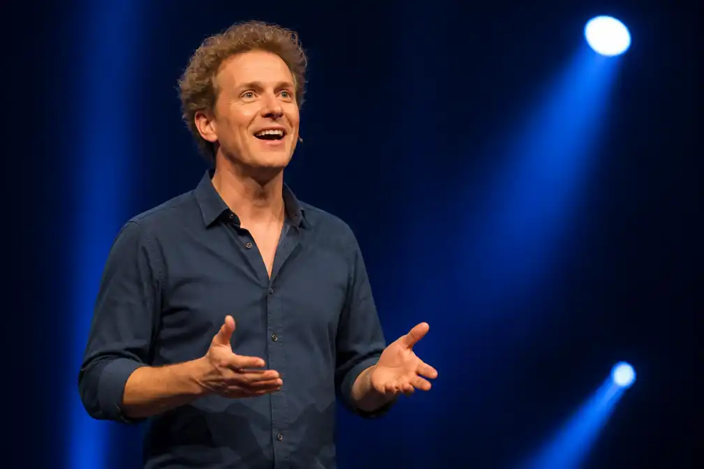 Jochem Myjer sterkt aan op vakantie voor laatste tourmaanden