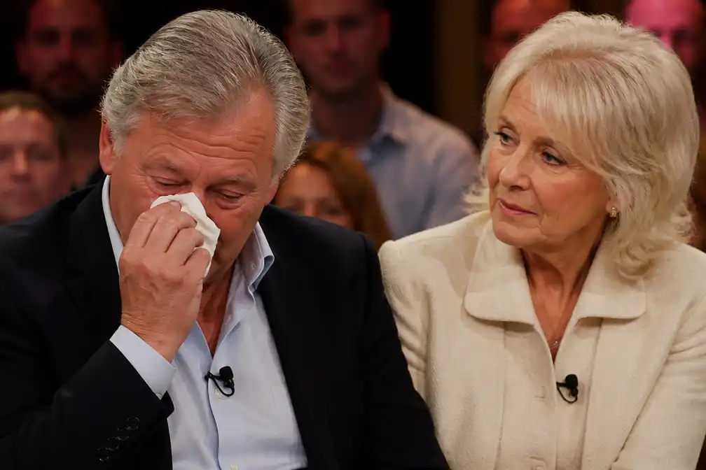 Geert-Jan Knoops geëmotioneerd over leven zonder vrouw Carry in tv-programma