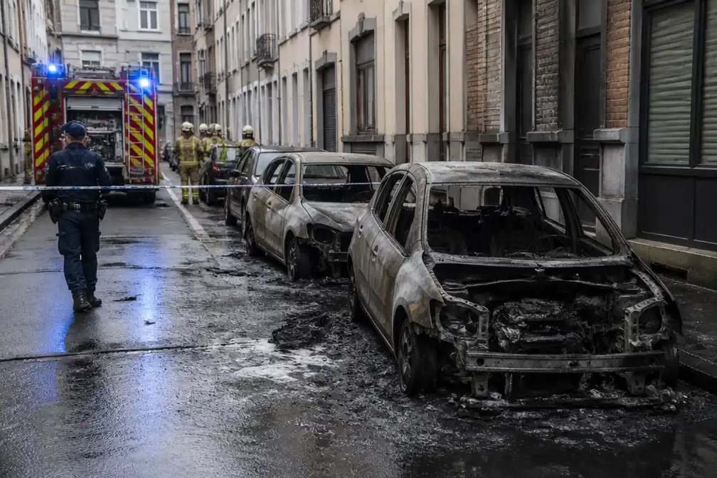 Twee wagens uitgebrand in Sint-Gillis, politie onderzoekt