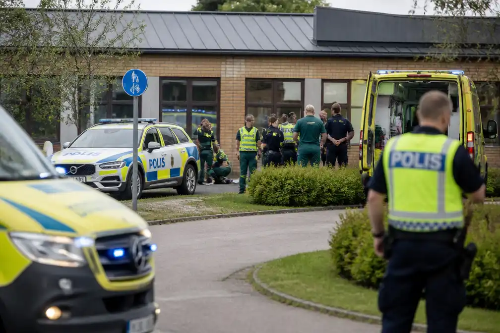 Zweedse politie schiet zwaardaanvaller neer bij school in Fagersta; meerdere gewonden