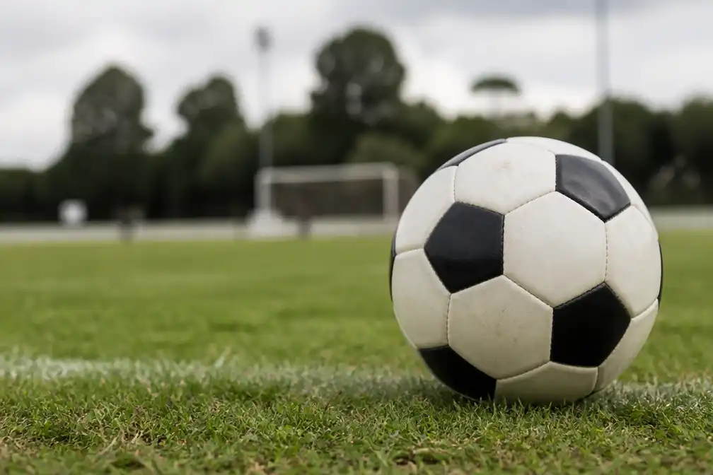 Voetballer Quevin Castro (25) overlijdt na ineenstorting in oefenduel