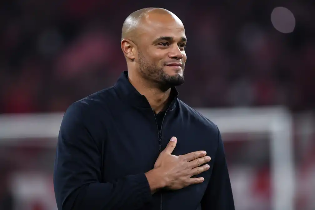 Kompany verkozen tot Trainer van het Jaar in Duitsland na succesjaar