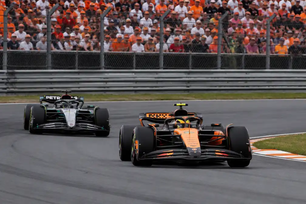 Norris wint Dutch GP, klopt Antonelli na crash Verstappen