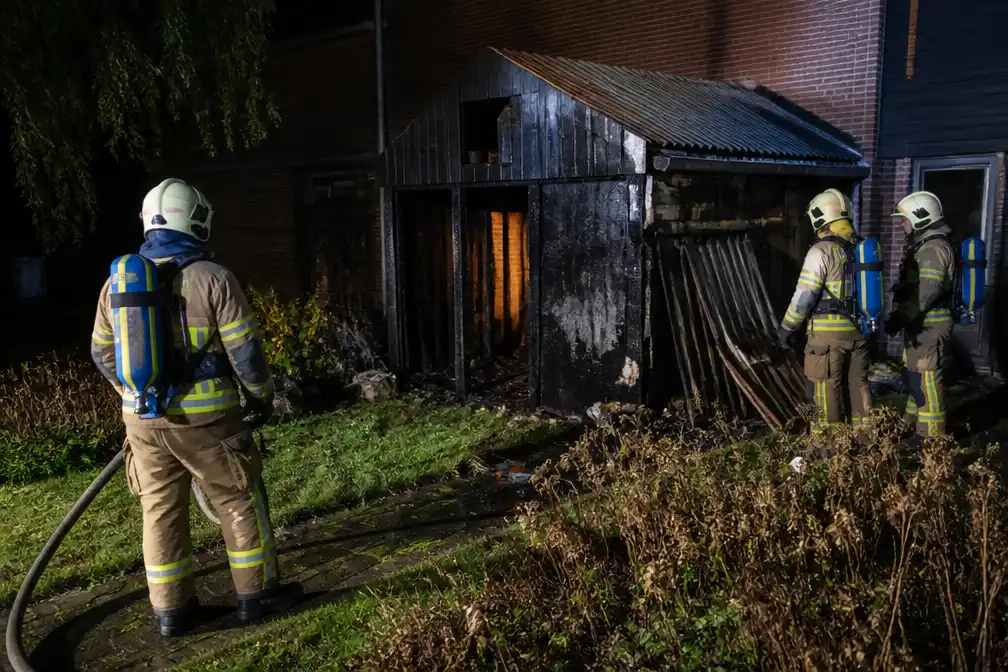Brand in berging Westrozebeke: bewoonster ziet drie jongeren vluchten