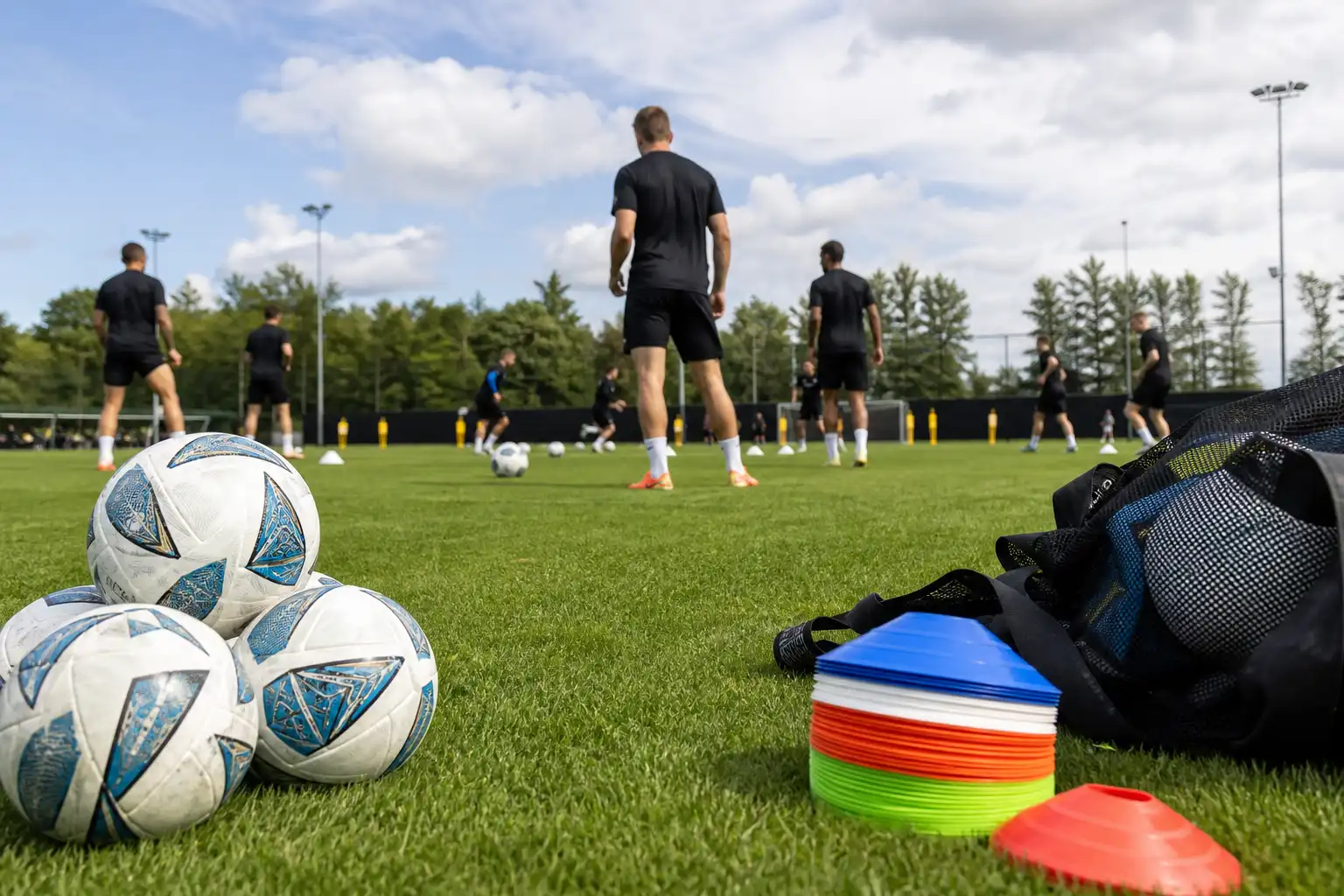 Eredivisie-clubs beginnen dit weekend met voorbereiding, WK in volle gang