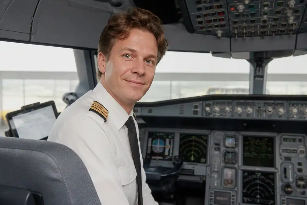Acteur-piloot Levi van Kempen wil vliegen en acteren voor altijd combineren