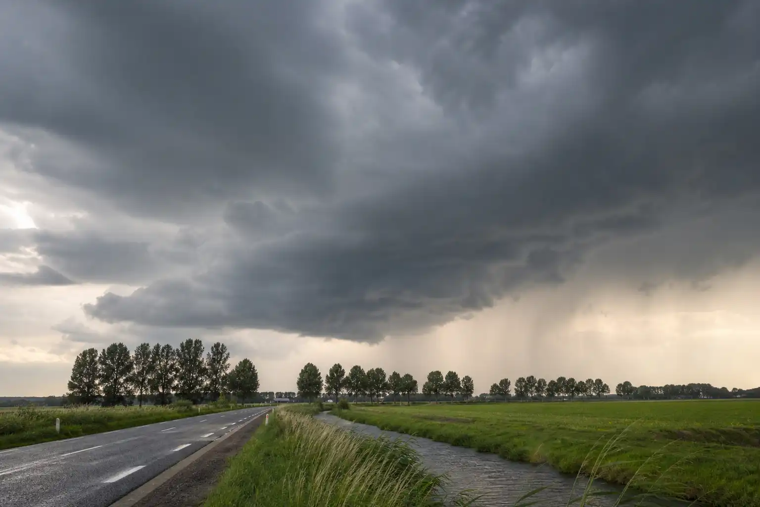 Code geel voor Limburg en nog een provincie door zware onweersbuien