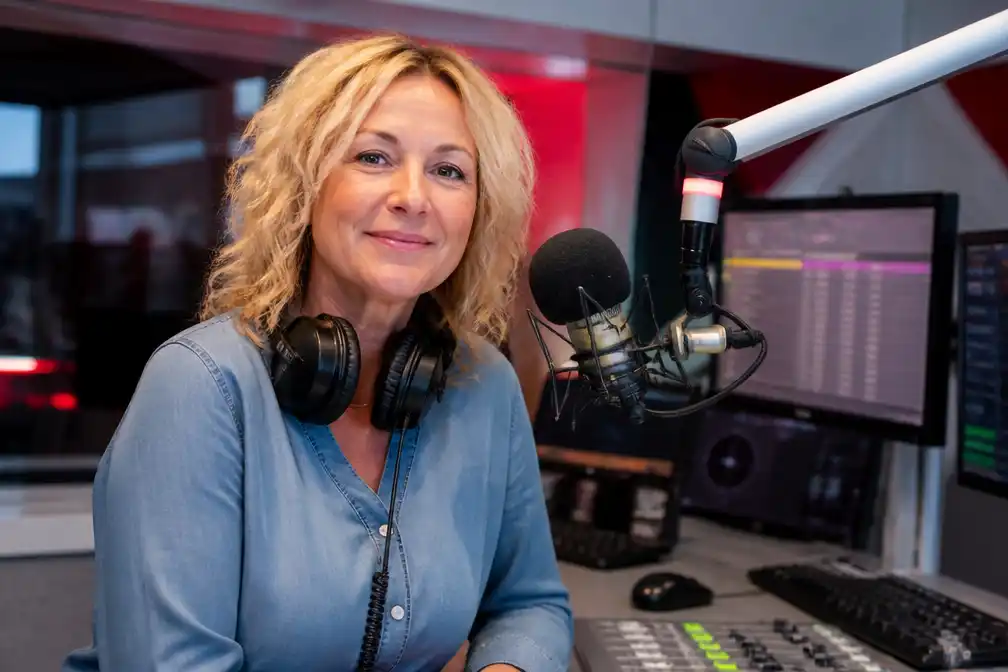 Annemieke Schollaardt terug op NPO Radio 2 na ziekteverlof