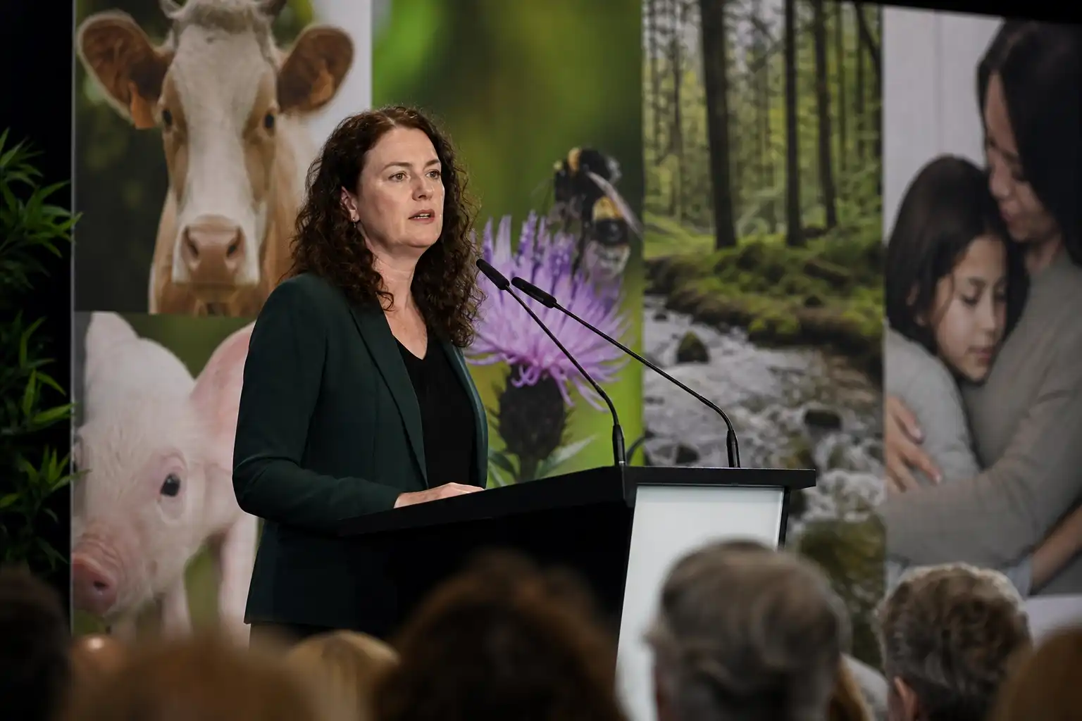 Nieuwe PvdD-leider Teunissen belooft op te komen voor dieren en mensen