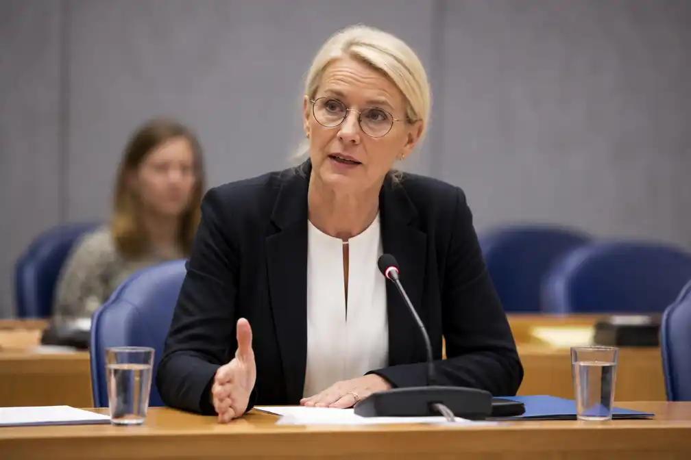 Minister Letschert noemt situatie Ongehoord Nederland 'complex' na NPO-besluit
