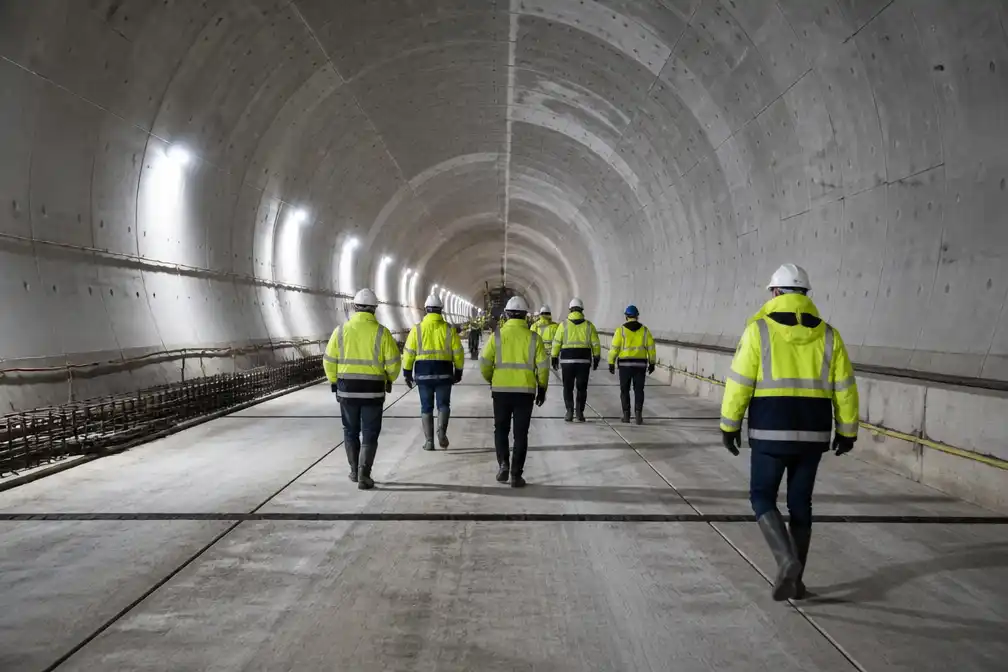 Nieuwe Scheldetunnel in Antwerpen: alle acht delen hangen nu aan elkaar