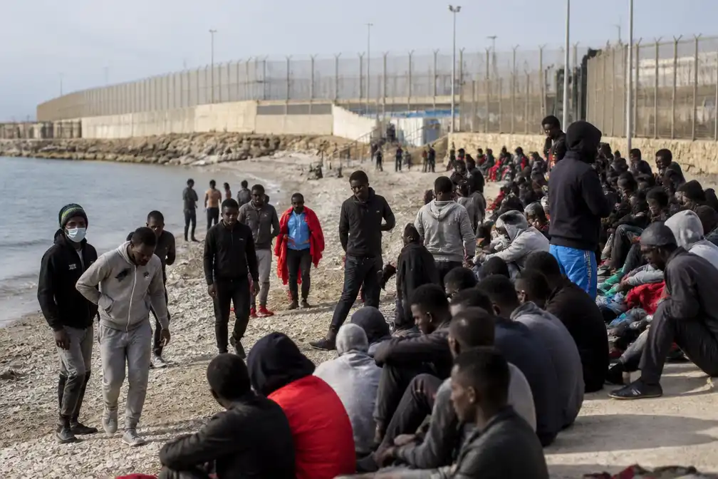 Spanje vraagt EU om noodfinanciering voor migrantencrisis in Ceuta