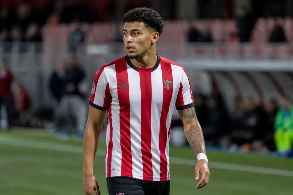 Alvaro Henry (21), oud-Ajacied en Oranje-aanvoerder, na vierde meniscusscheur bij TOP Oss