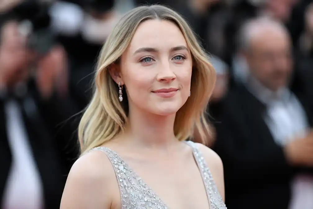 Saoirse Ronan wil 'bloedserieus' een Bond-schurk spelen