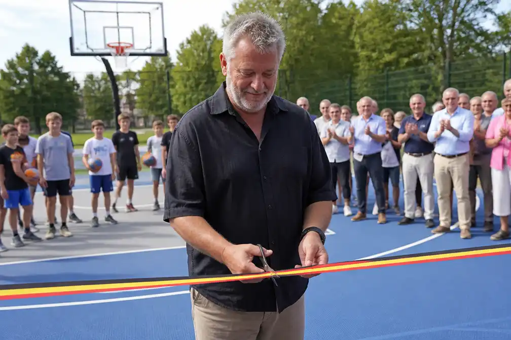 Basketbalcoach Pascal Angillis uitgeroepen tot ereburger van Gingelom