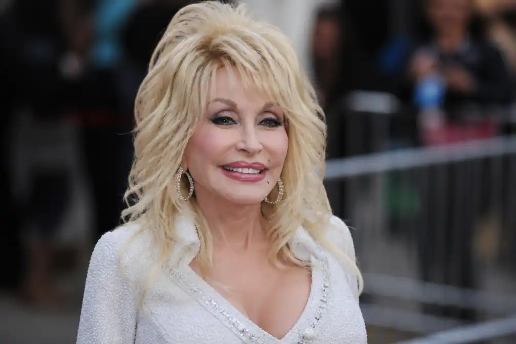 GLAAD prijst Dolly Parton om inzet voor lhbtiq+-gemeenschap na overlijden