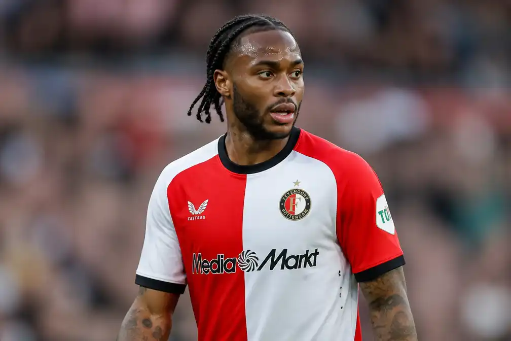 Raheem Sterling aangeklaagd na crash met Lamborghini, riskeert celstraf
