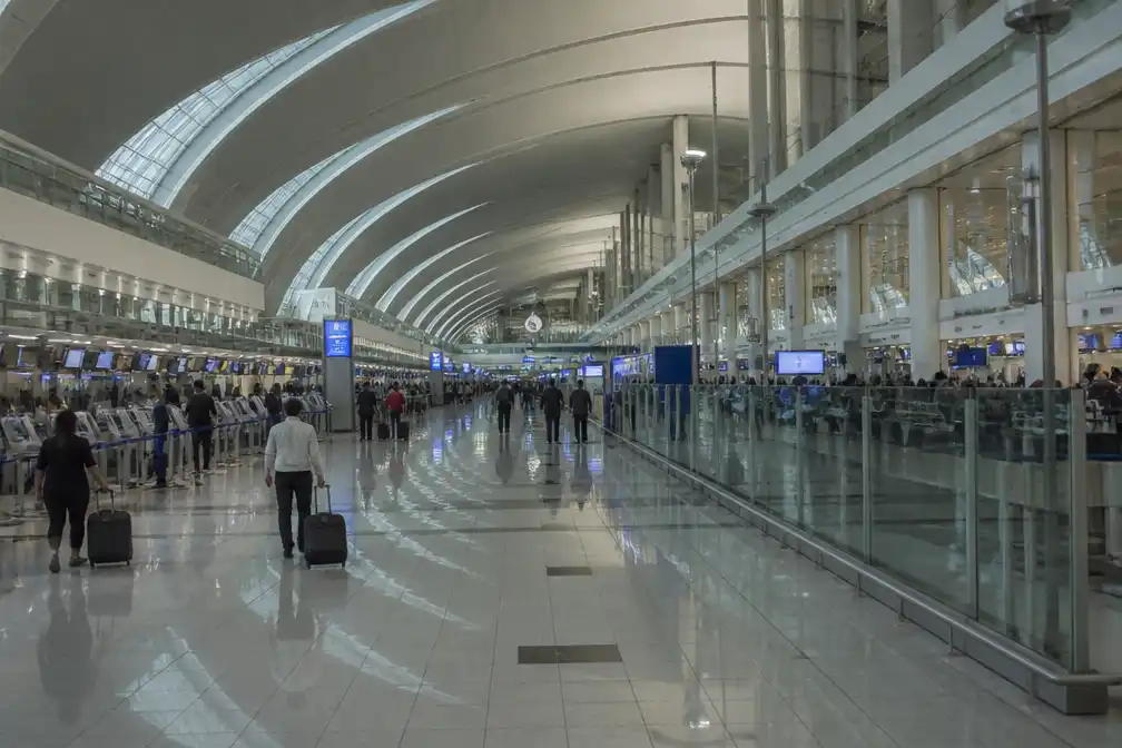 Luchthaven Dubai bijna een derde minder passagiers door Iranoorlog