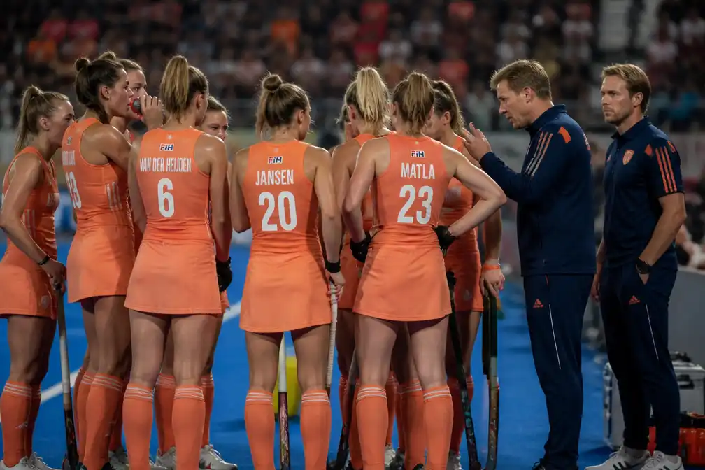 Oranje-hockeyvrouwen en -mannen jagen op finaleplek op WK