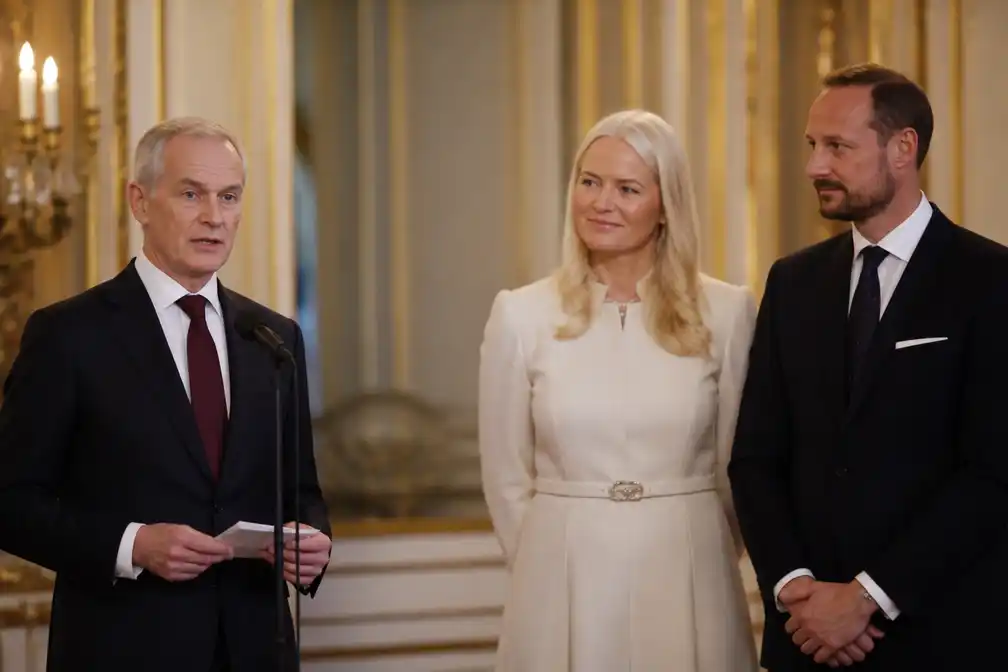 Noorse premier noemt Mette-Marit koningin na troonswisseling