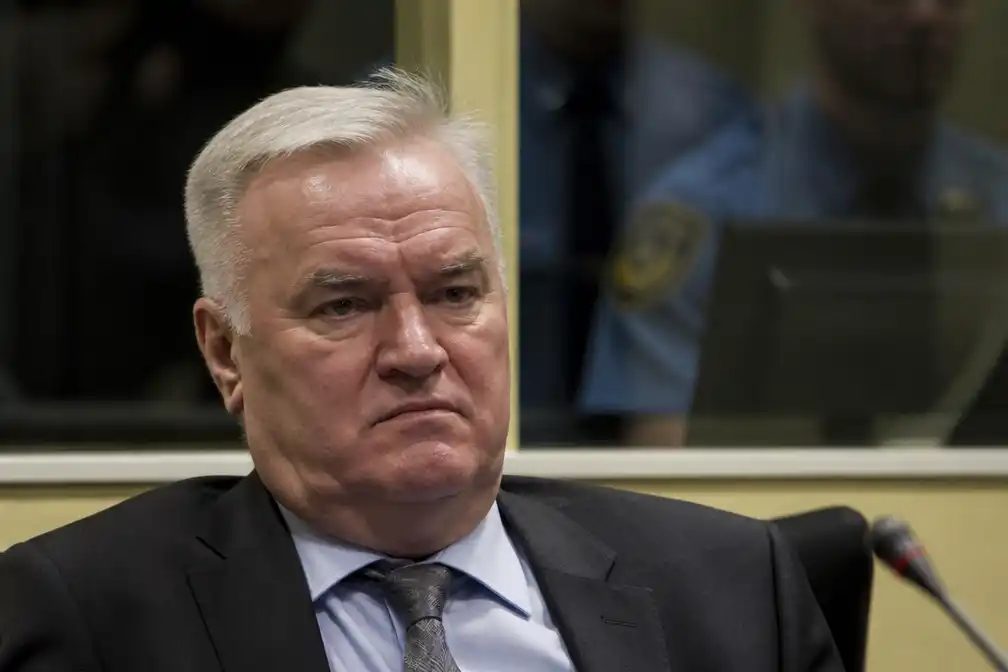 Servië geeft veroordeelde oorlogsmisdadiger Mladić staatsbegrafenis