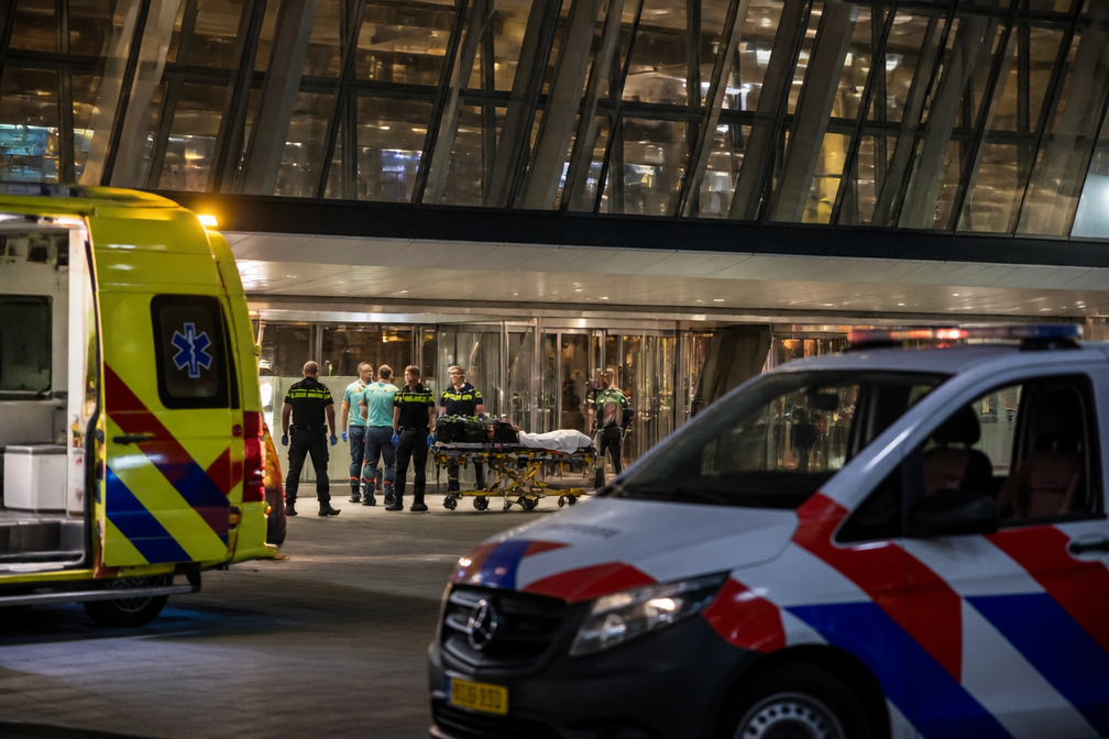 Meerdere gewonden bij steekincident Amsterdam Centraal, twee naar ziekenhuis