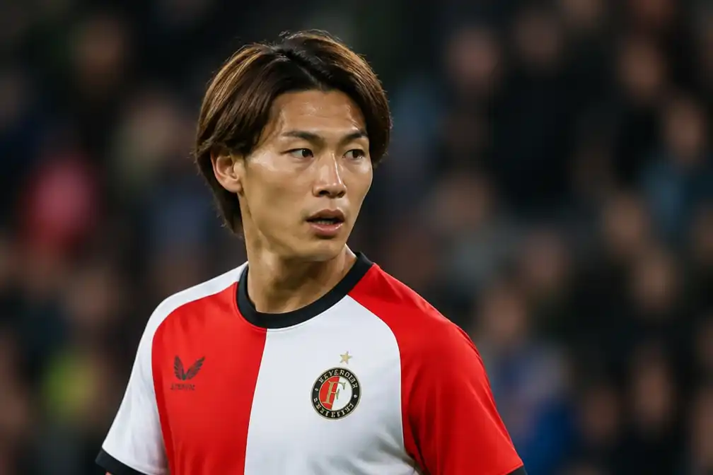 Feyenoord houdt rekening met vertrek Ayase Ueda voor sluiting transfermarkt