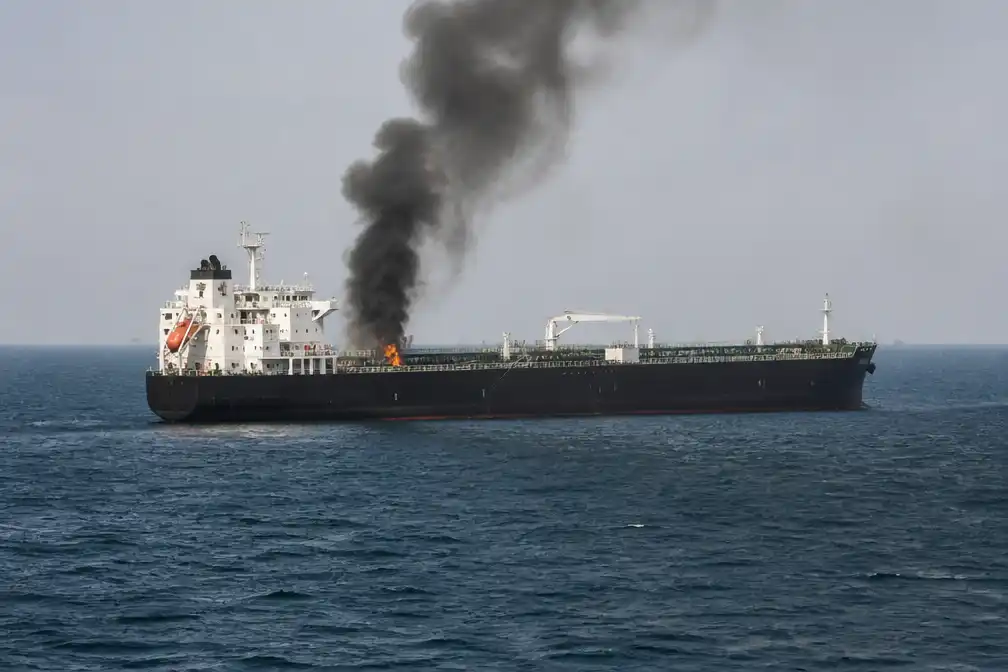 Opnieuw tanker aangevallen in Straat van Hormuz, melden Belgische media
