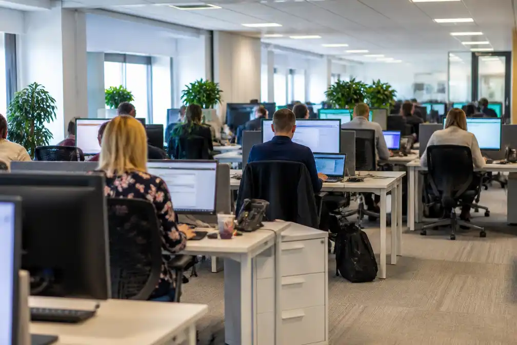 Belastingdienst begint 'kamelenjacht' tegen overvolle kantoren op dinsdag en donderdag