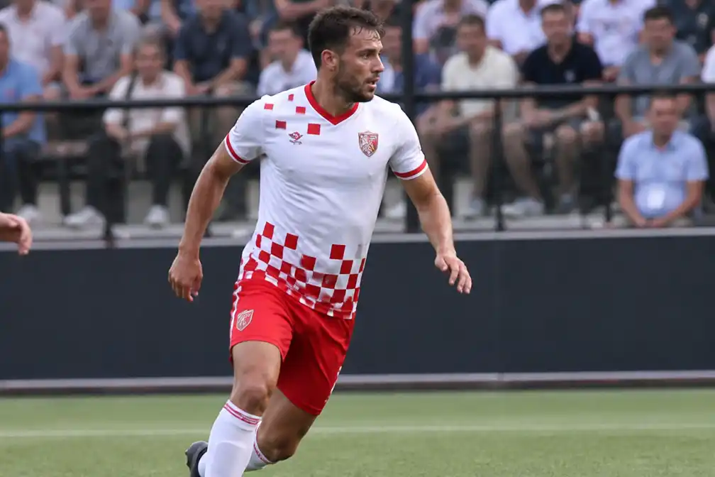 Oud-prof Jordy Thomassen verruilt Kozakken Boys voor HVV Helmond
