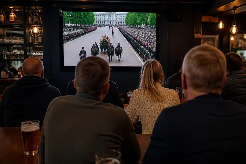 Drammense bars openen eerder voor uitvaart koning Harald op groot scherm