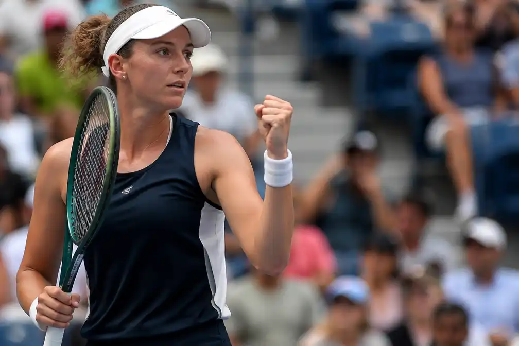 Mertens wint, partij Bergs gestaakt, Zverev overleeft marathon op US Open