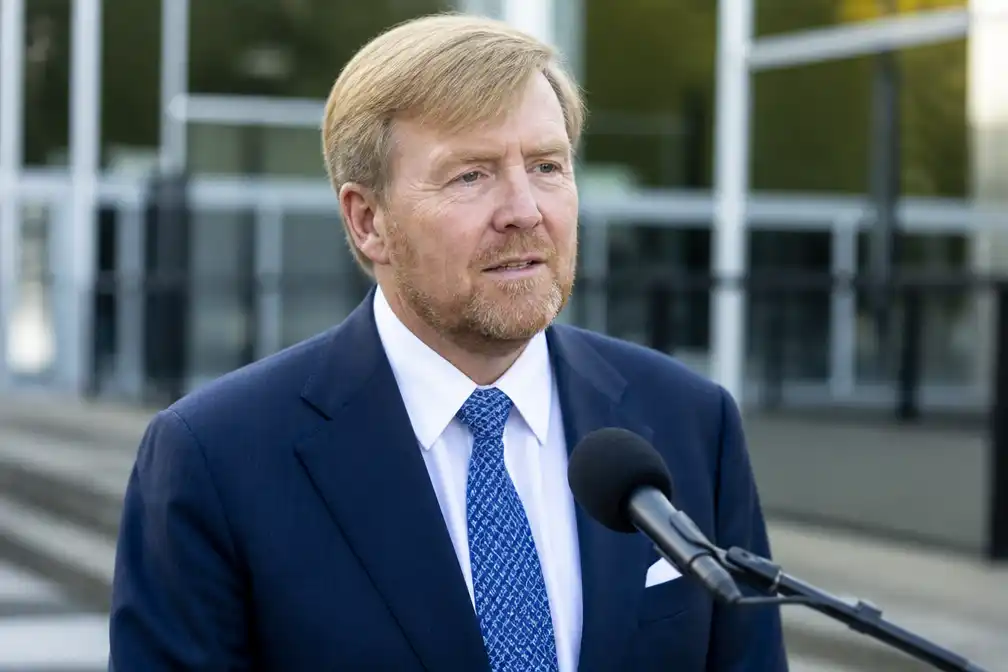Koning Willem-Alexander eert overleden Noorse koning Harald