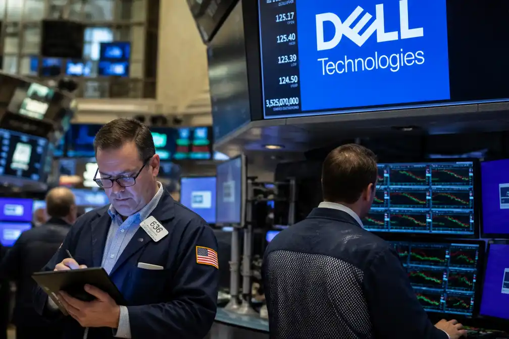 Wall Street licht omhoog; Dell wint na goed ontvangen cijfers