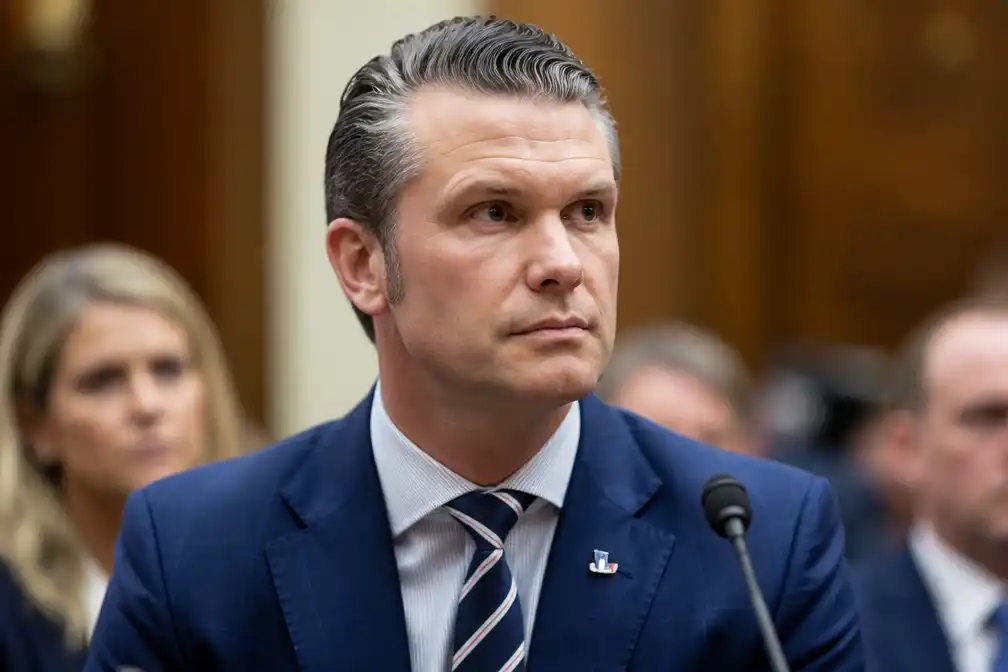 Hegseth bekritiseerd om post die Canadese cadetten bespot